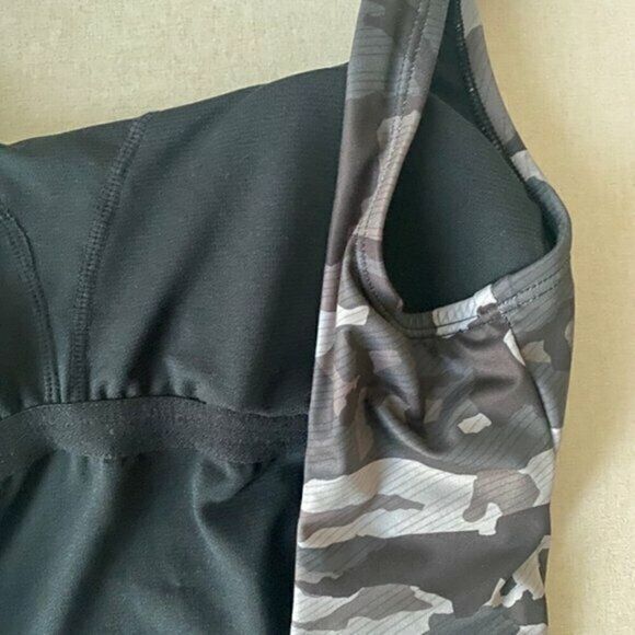 Nike NESSA326 001 Black/Gray Camo U-Back One-Piece Swimsuit - Picture 5 of 5